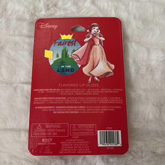 Disney Snow White lip gloss apple flavored apple shape makeup - Picture 2 of 3